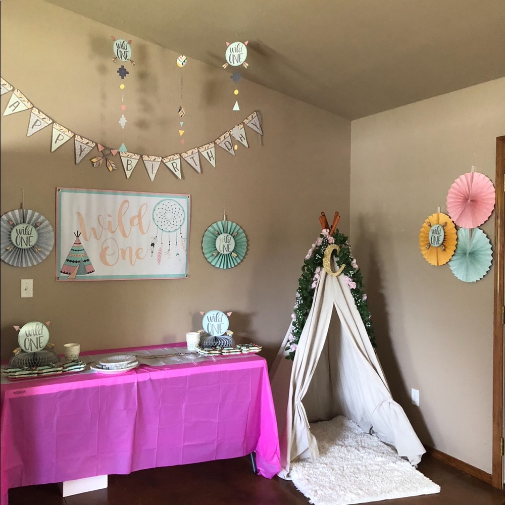 Party decor - Picture 4 of 8